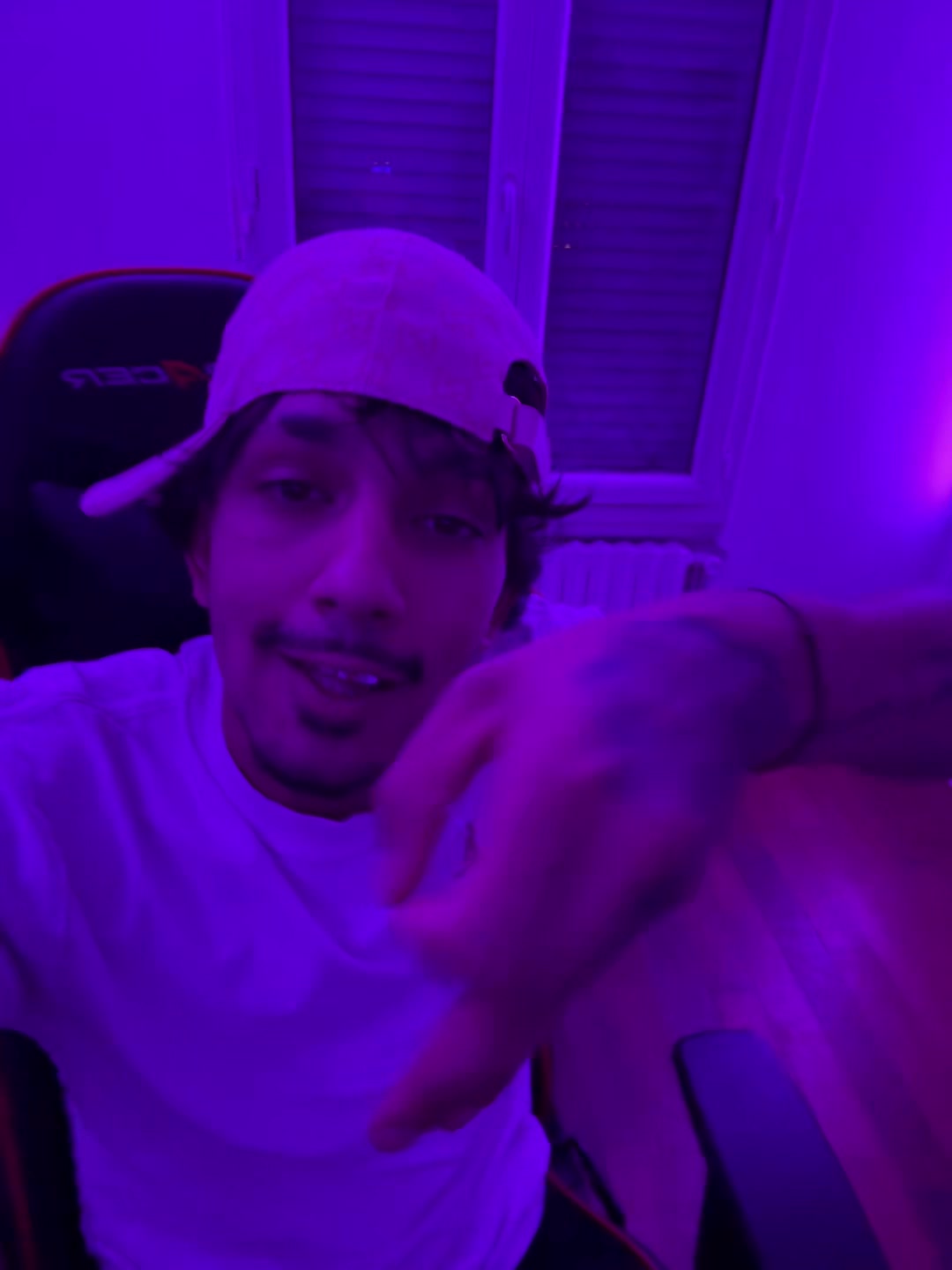 @E N V Y