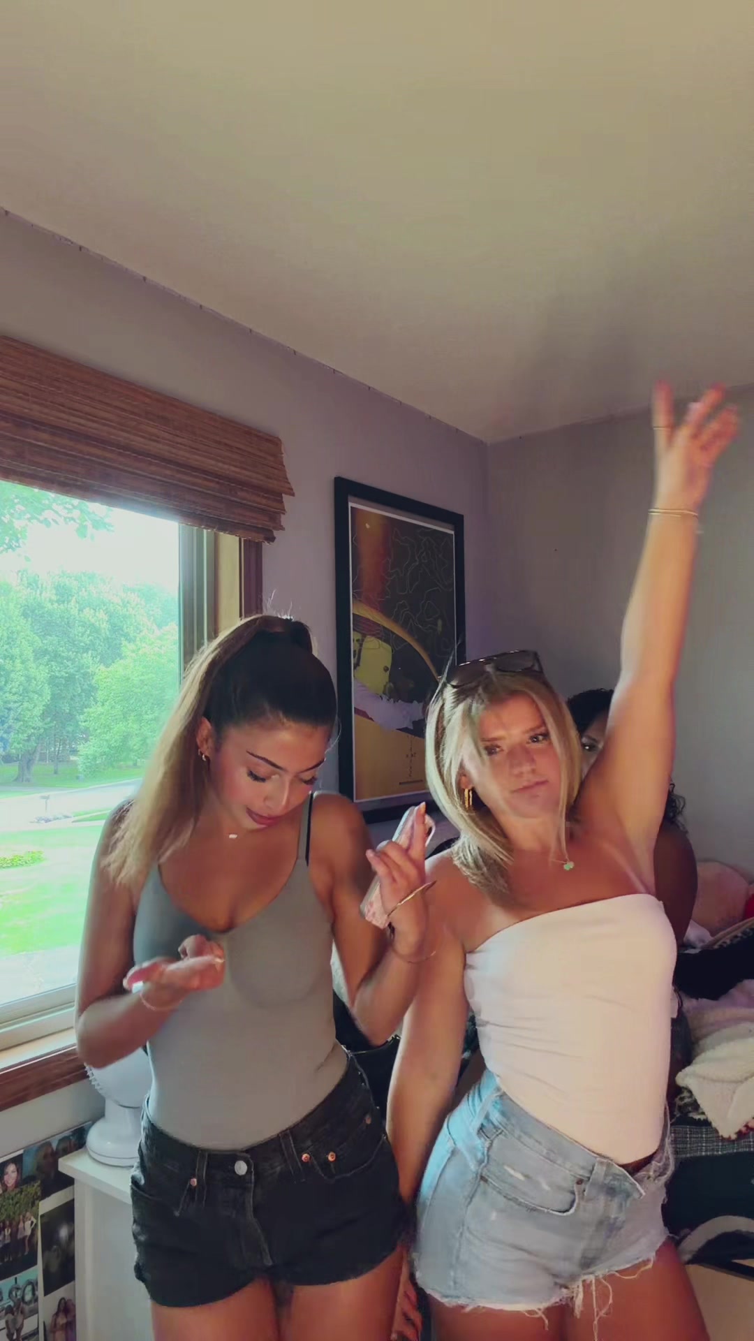 @livvyonnatbeat