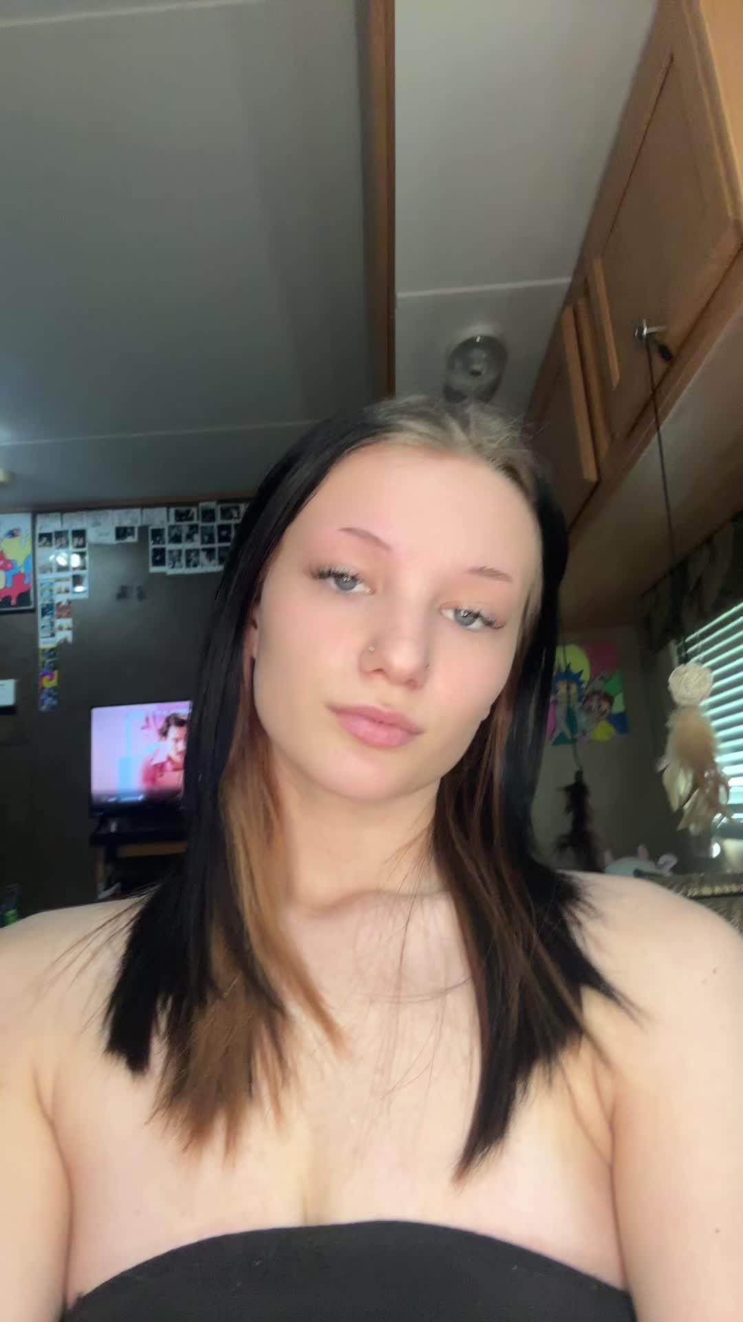 @_izzy_メ૦