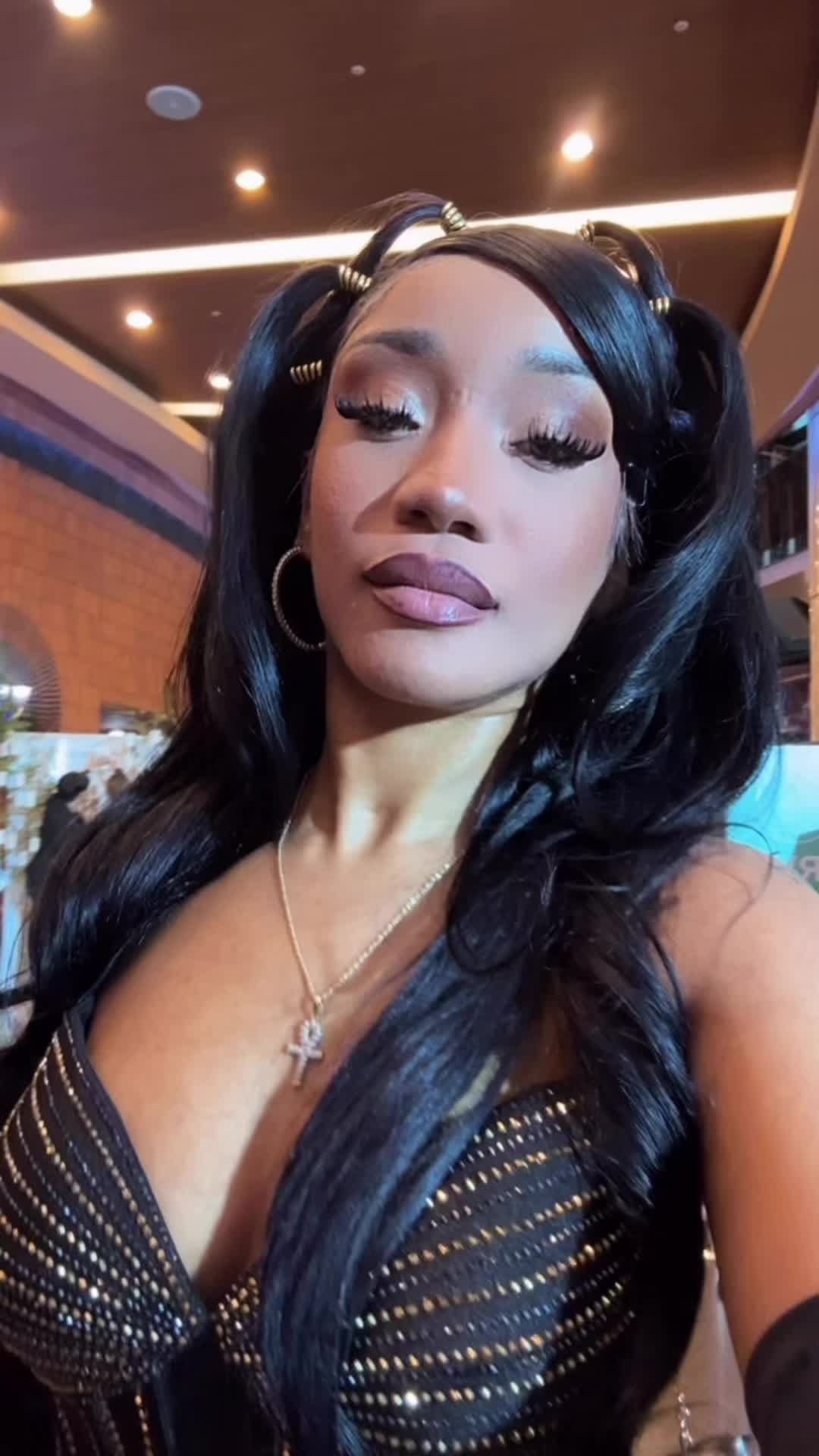 @DollQueenPinky