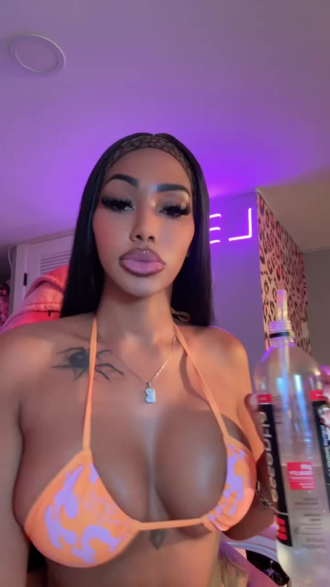 @LEYA🍑