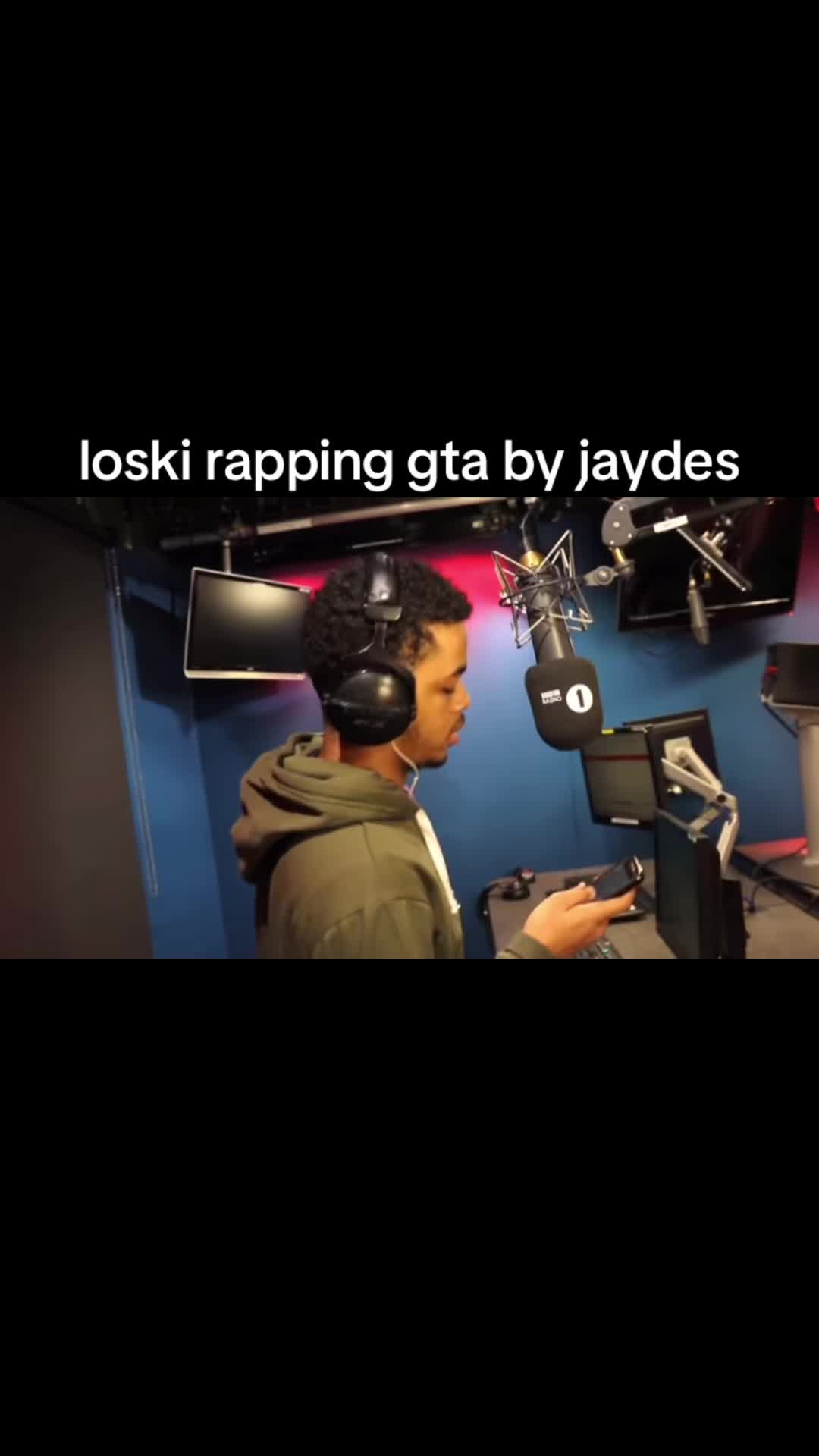 @👤
