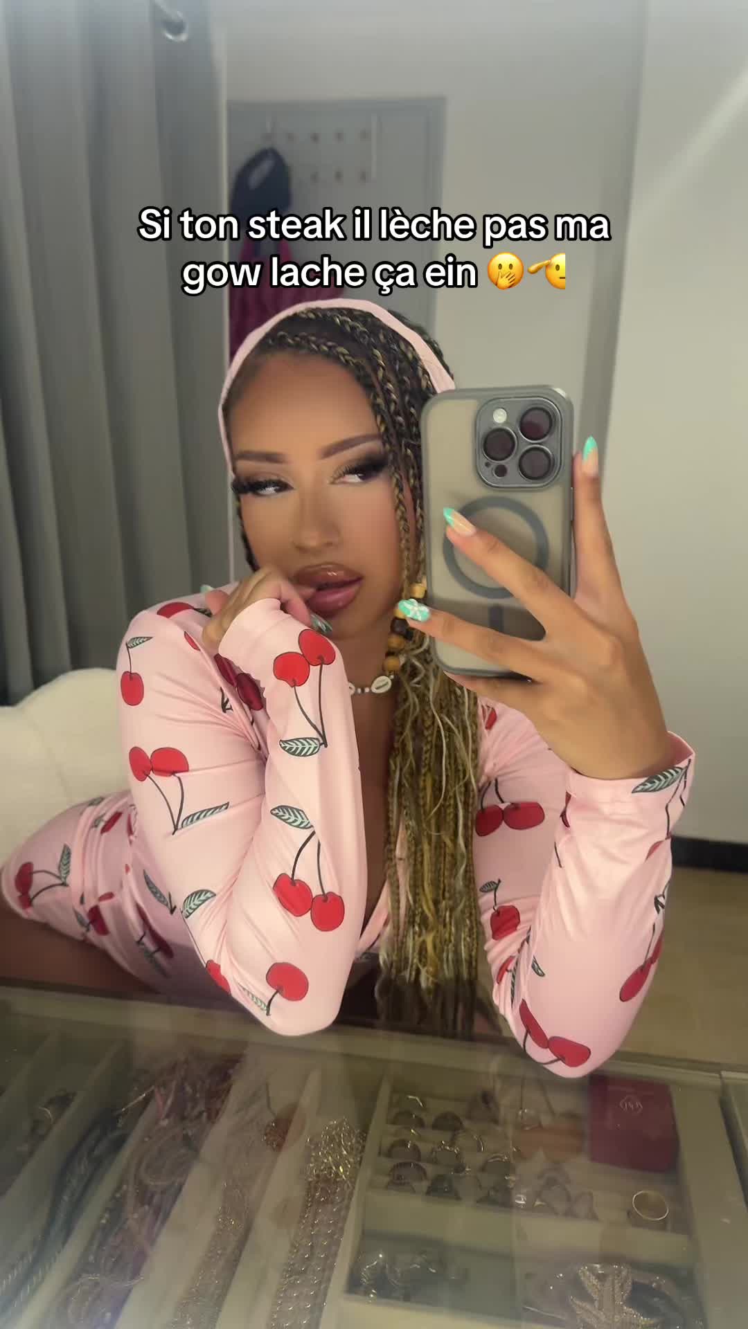 @kareineoff