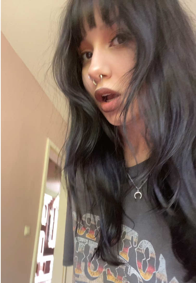 @Aprillollli >:(