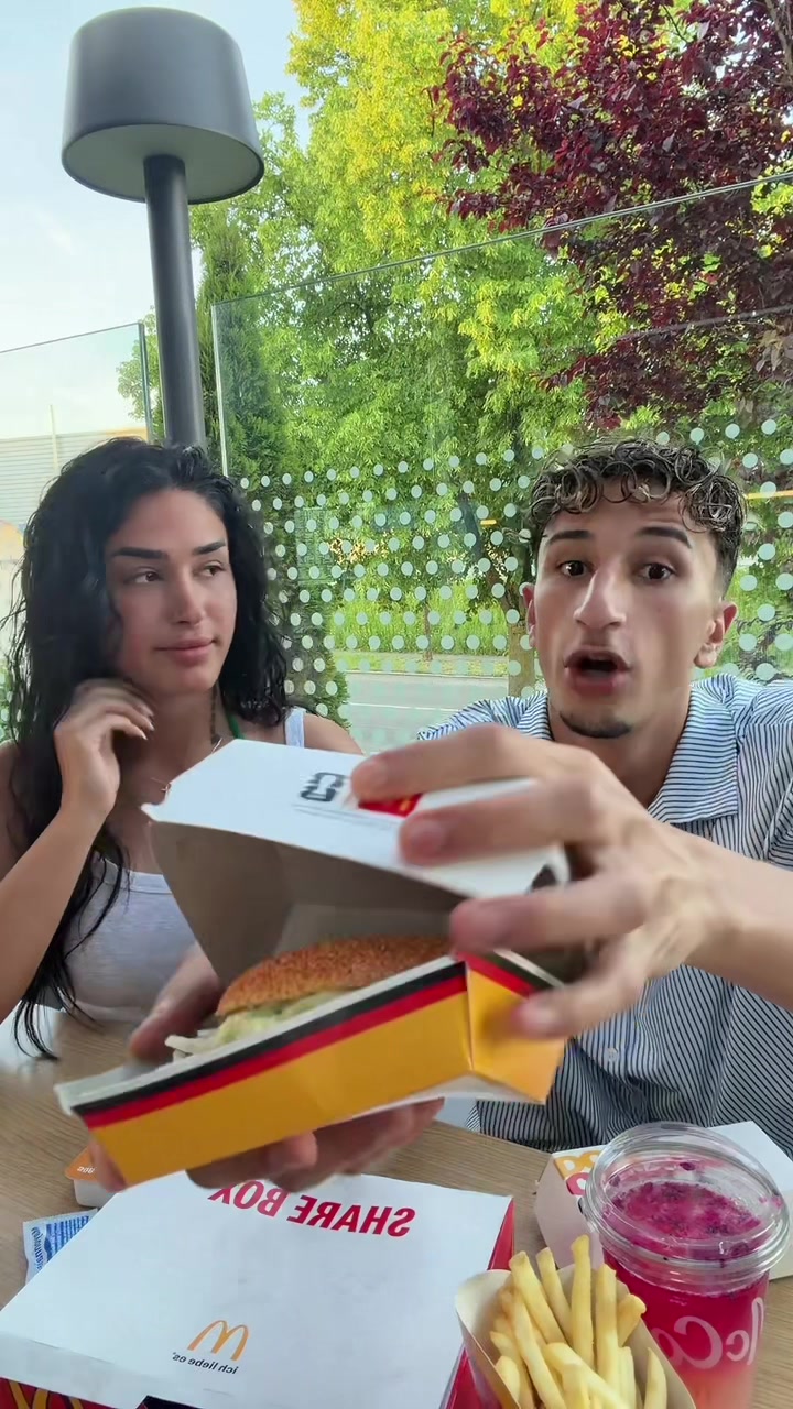 @Vinoschh