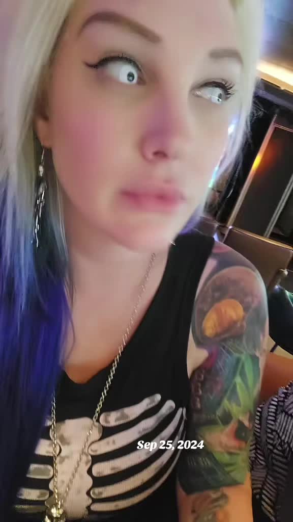 @TheMoistQueen ®️