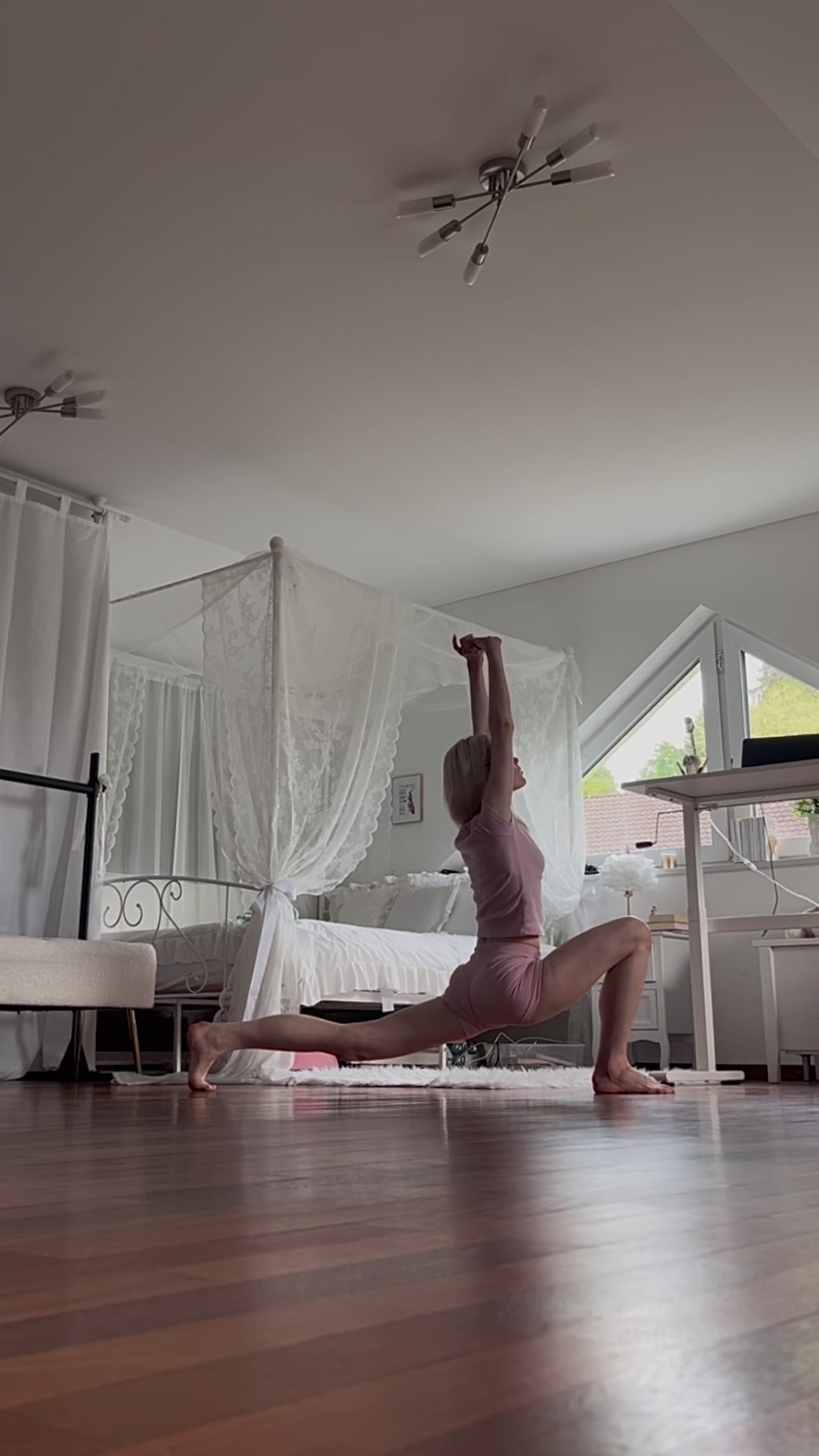 @the.realdaria