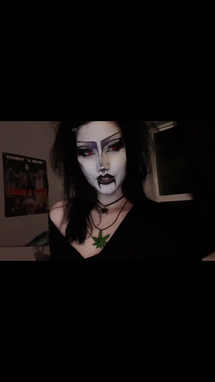 @༺🕷𖤐𝕽𝖔𝖇𝖇𝖘 𝖂𝖎𝖋𝖊𖤐🕷༻