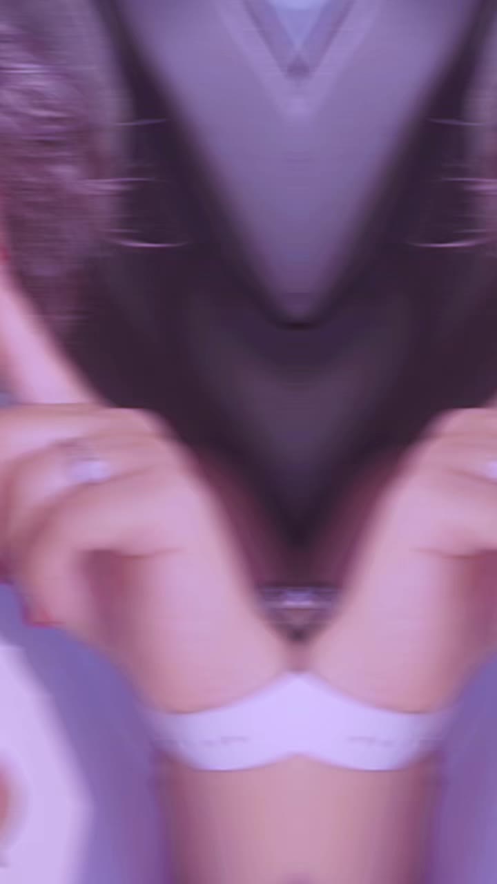 @laura