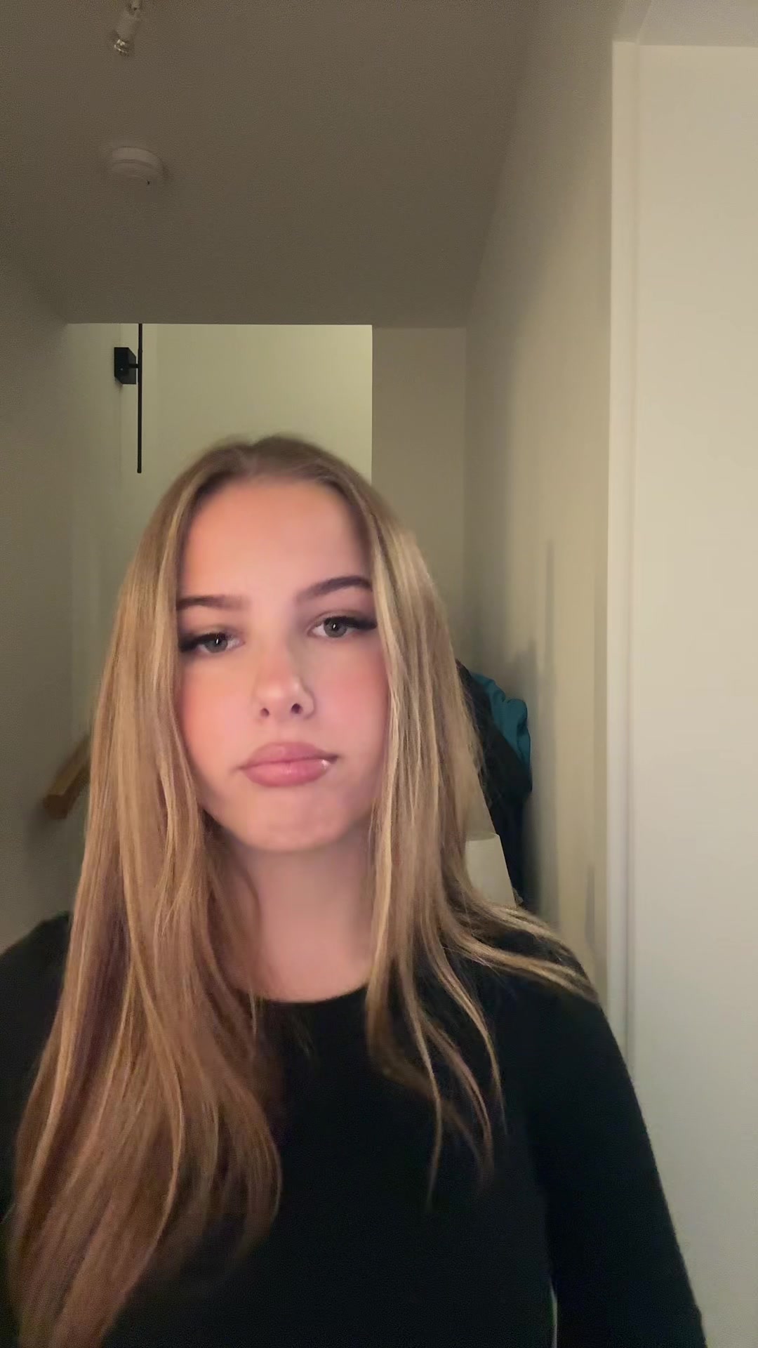@𝐜𝐞́𝐥𝐢𝐧𝐞