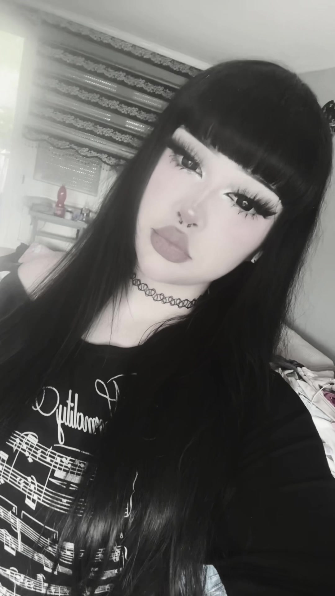 @𖤐