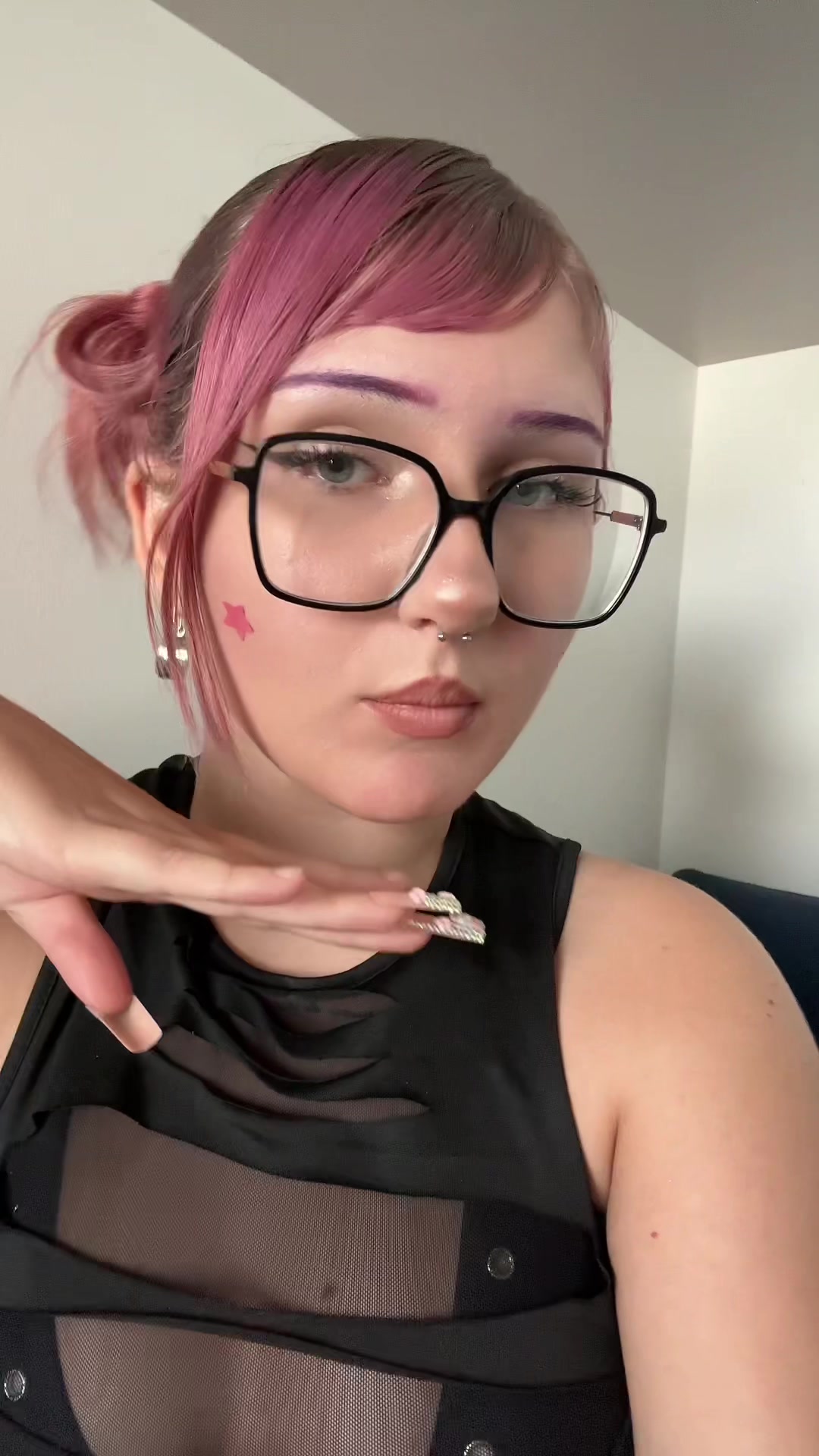 @aish🧛🏻♀️
