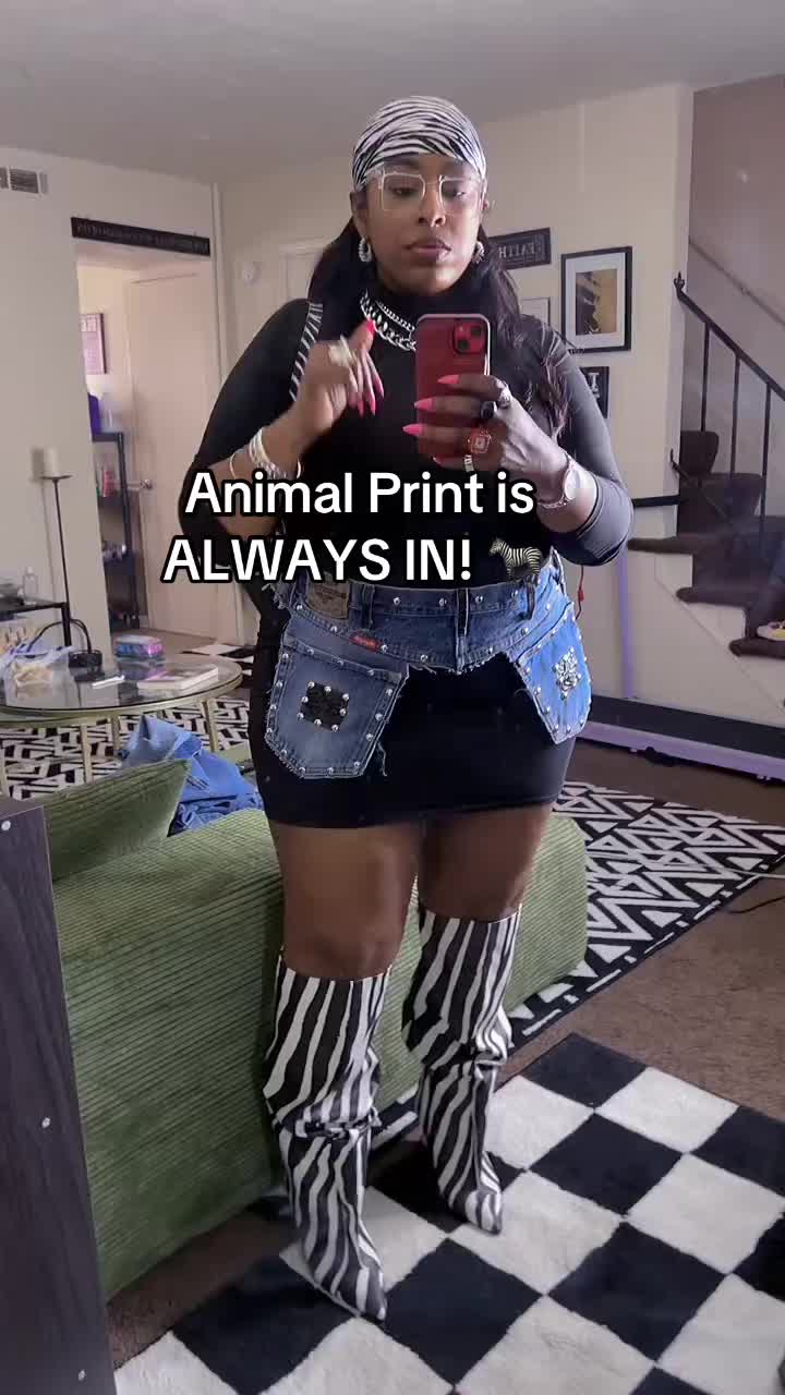 @Brittany: The flyest Auntie😎