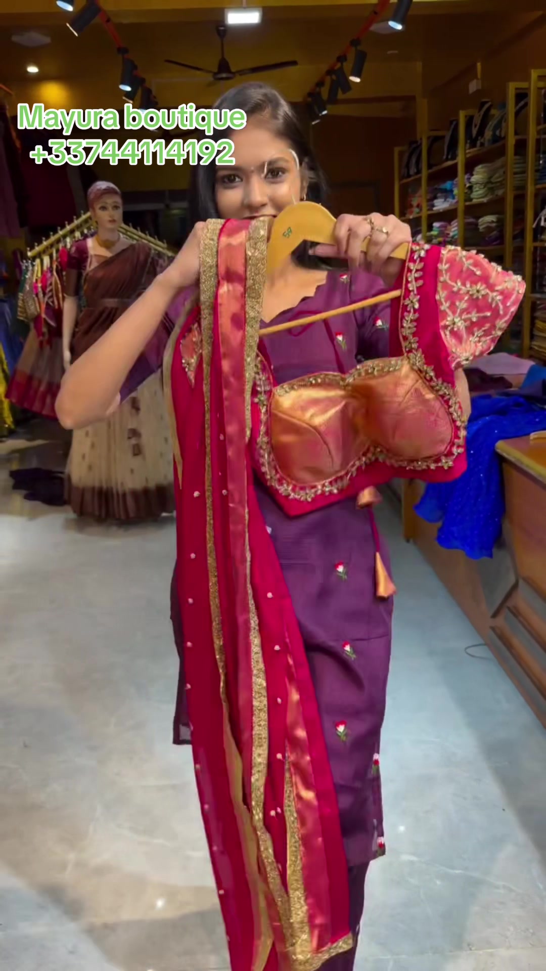 @Mayura boutique🦋
