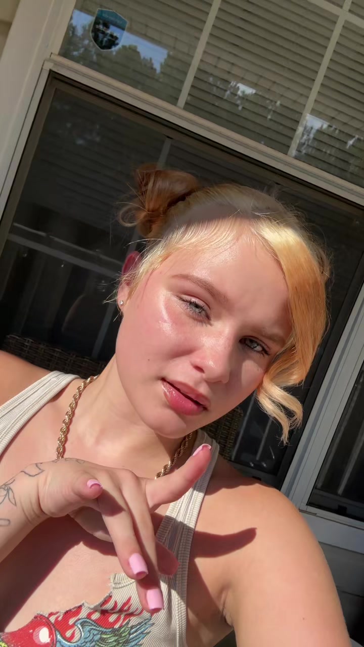 @1prettyblondieee