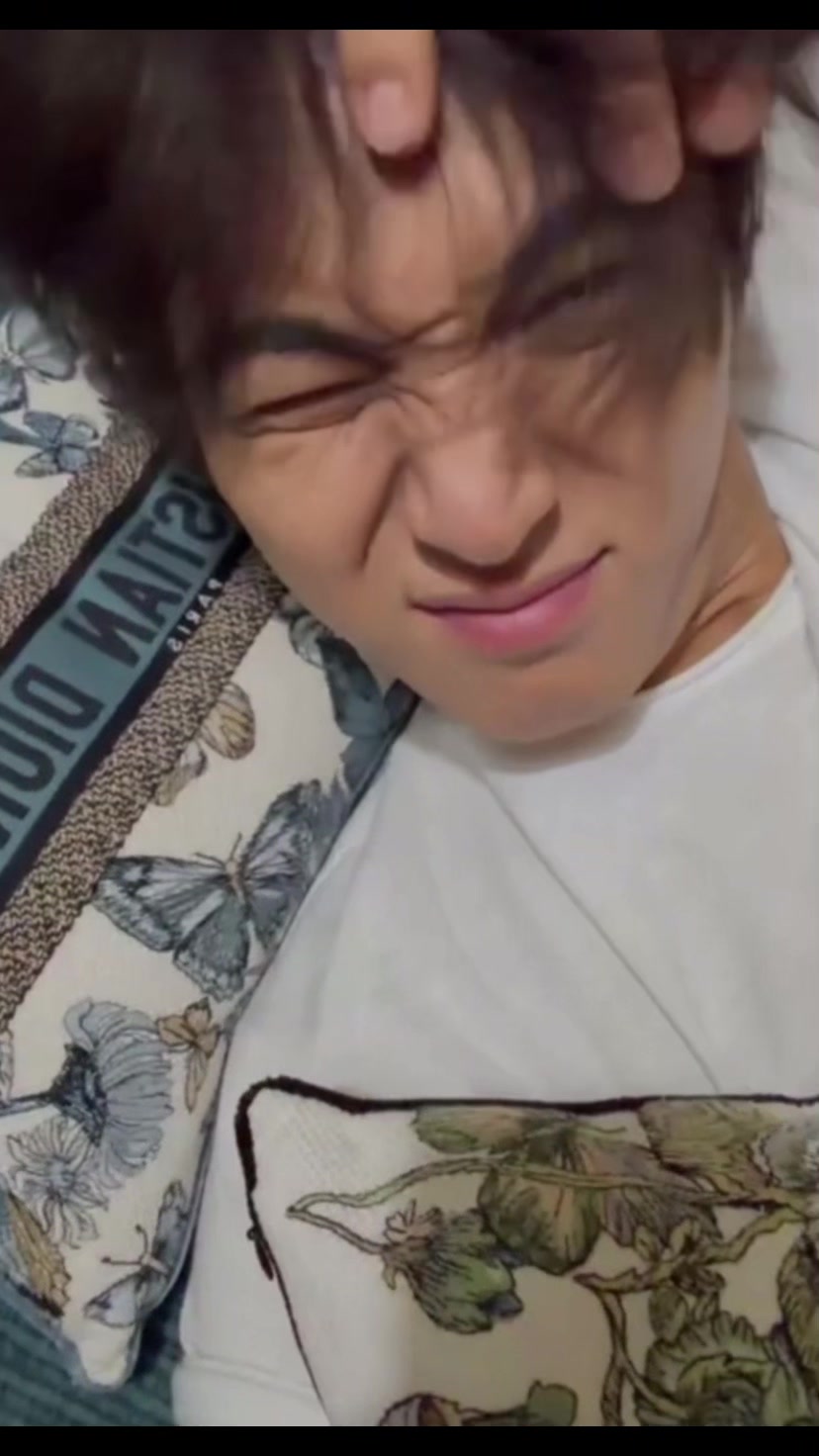 @carats_