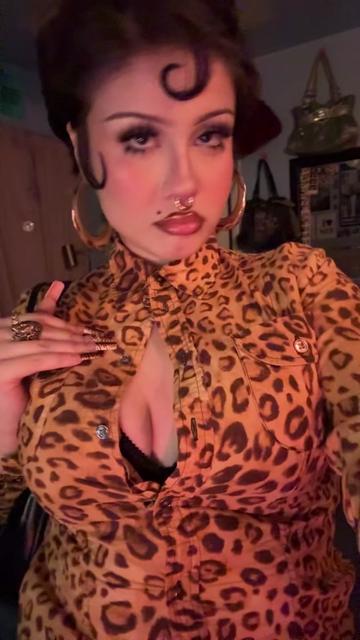 @liathebug
