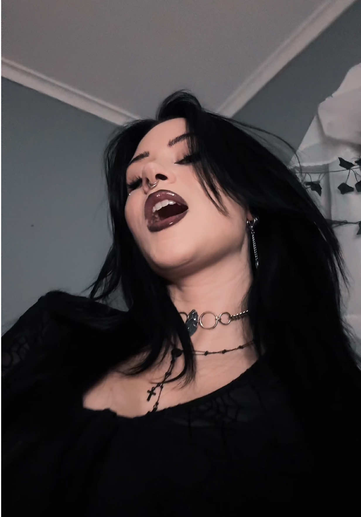 @𝔢𝔪𝔦𝔩𝔶🕯