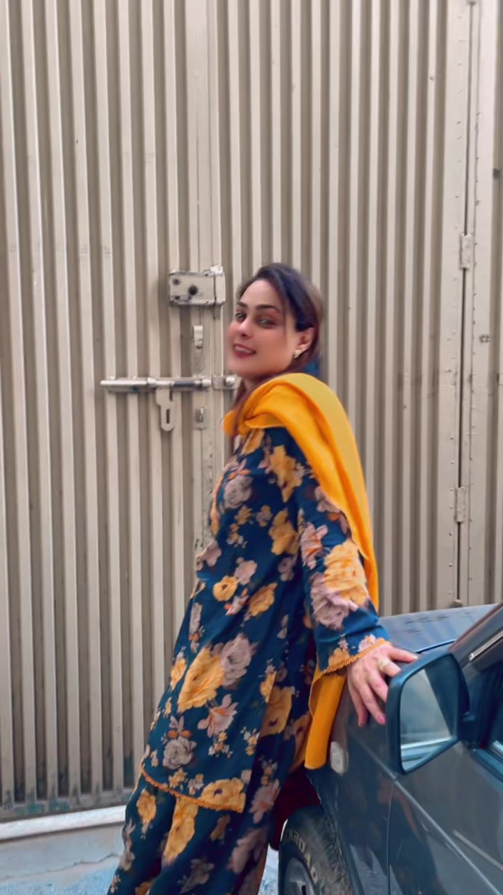@Naina karachi