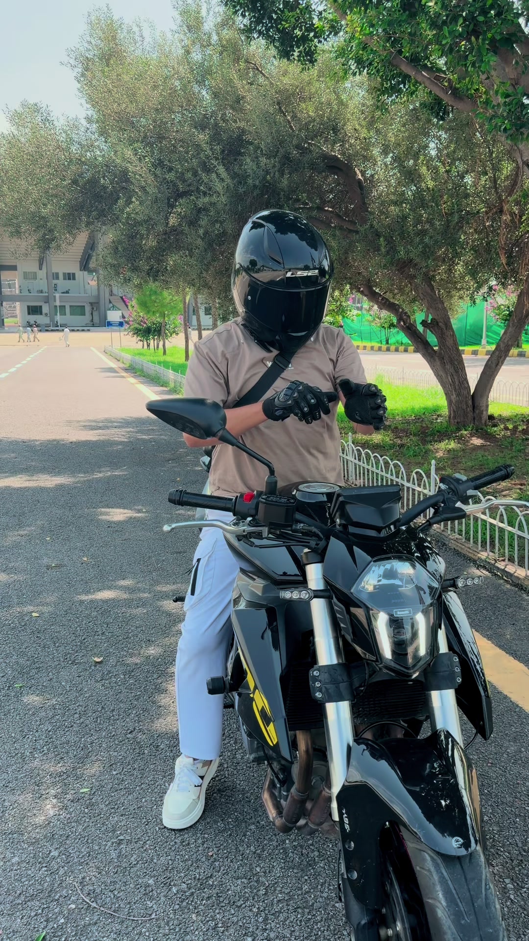 @Qamar Biker ๐