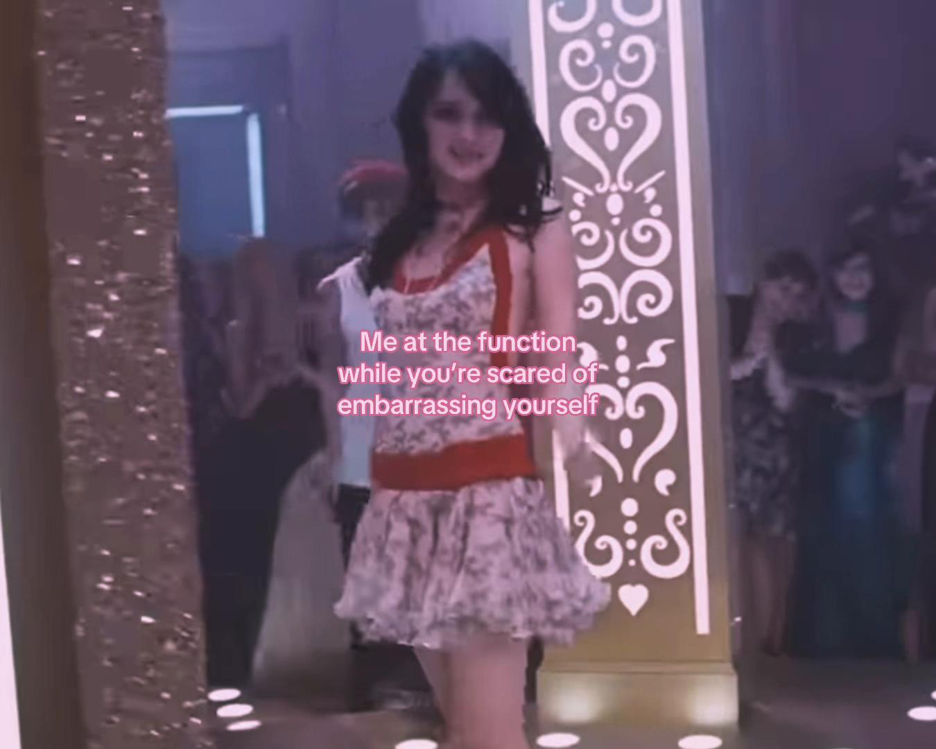 @ℰ