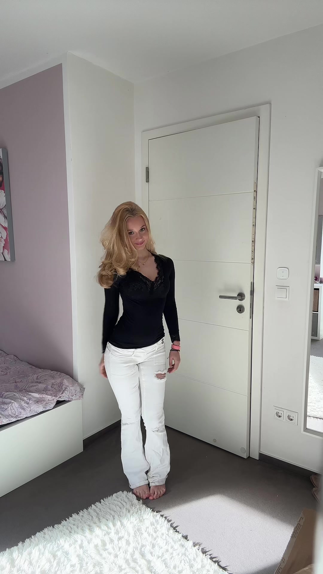 @LARISSA