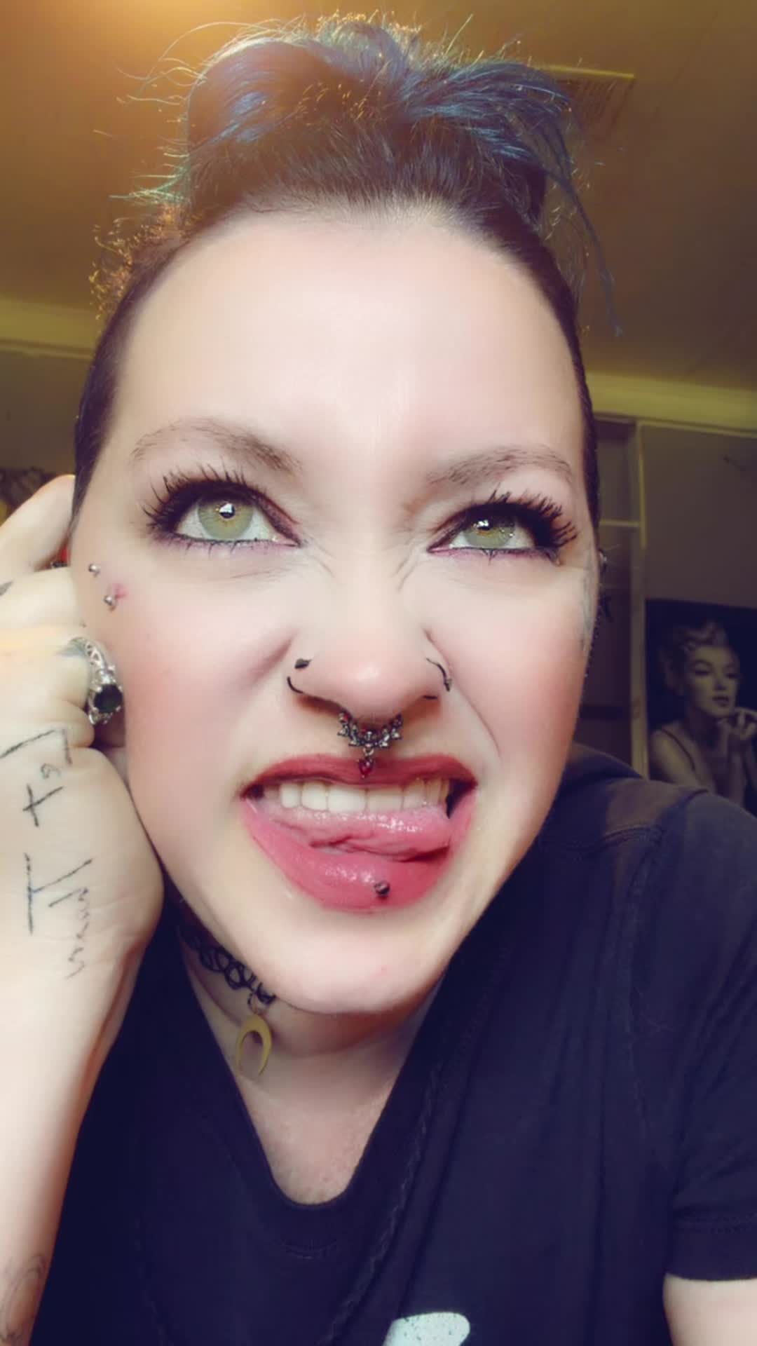 @imthatqueenghostie
