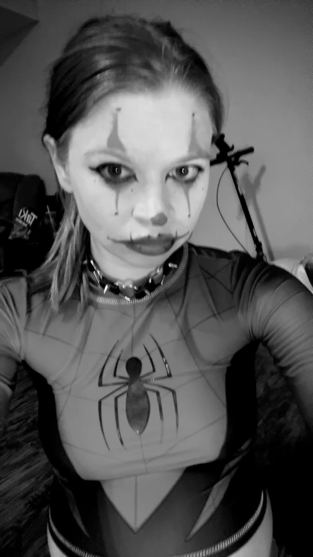 @sabrina lux 🦄