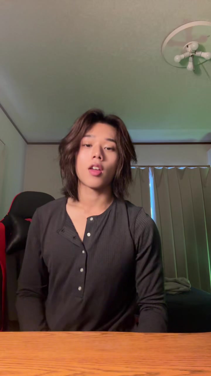 @leona