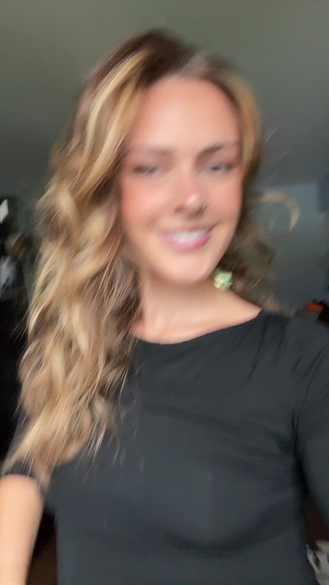@🧍🏼♀️