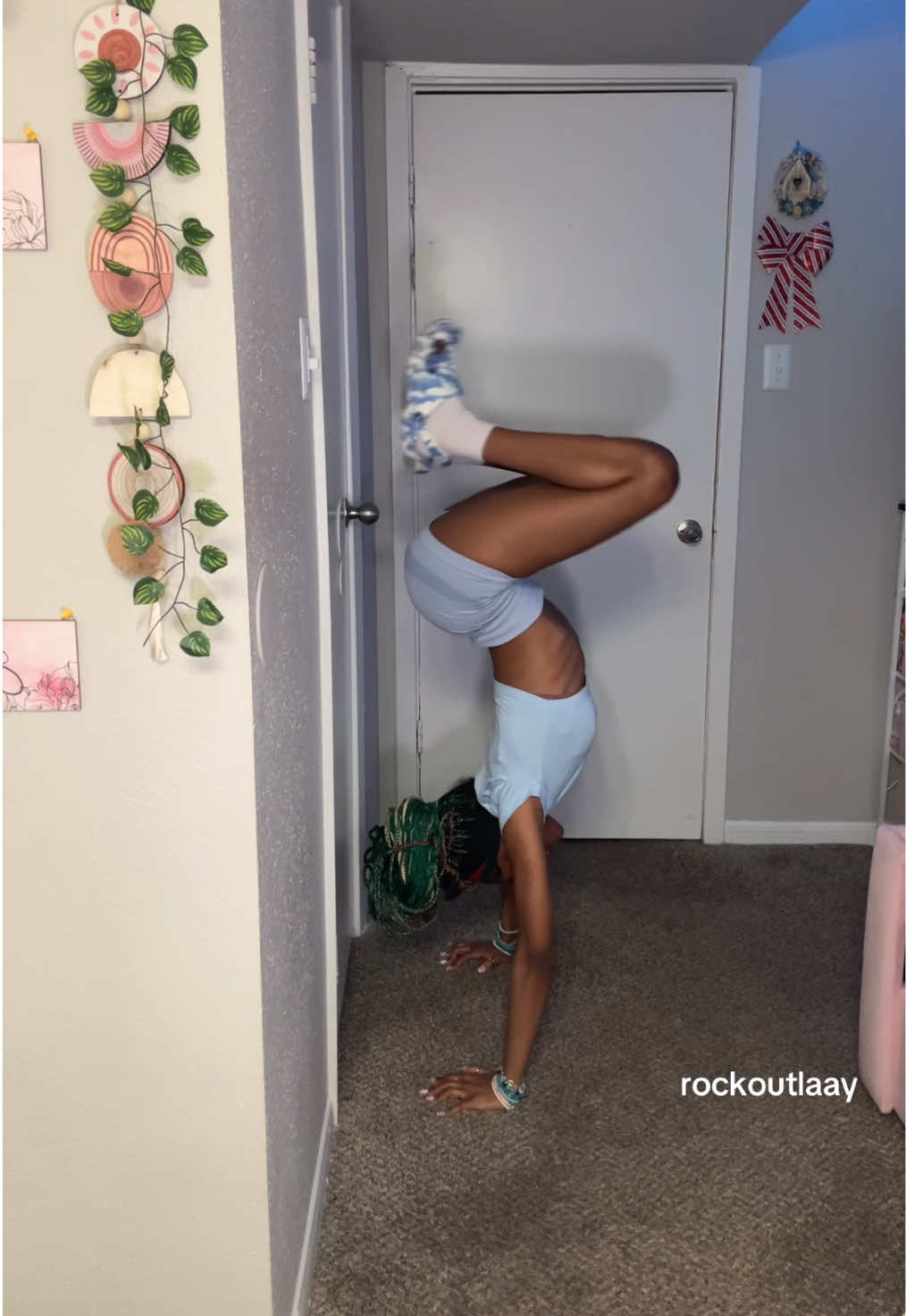 @rockoutlaay