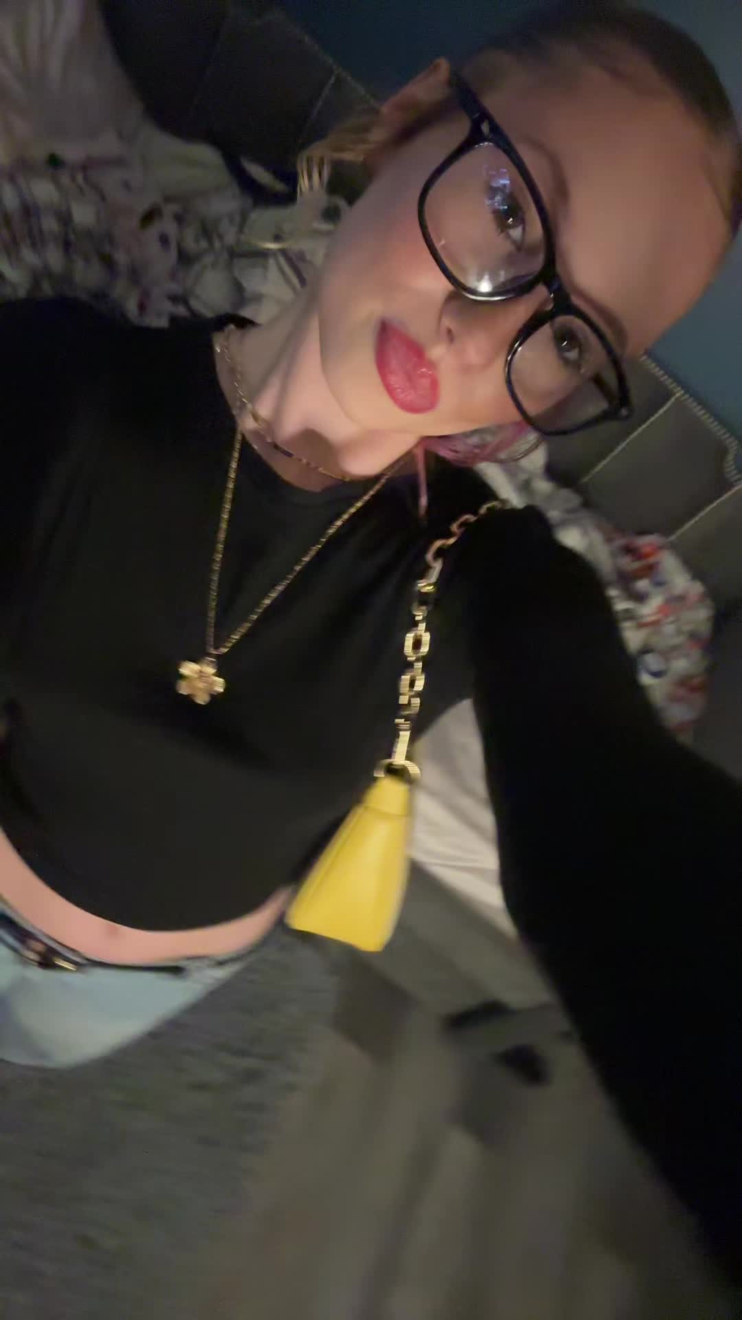 @Heyy_davinaa