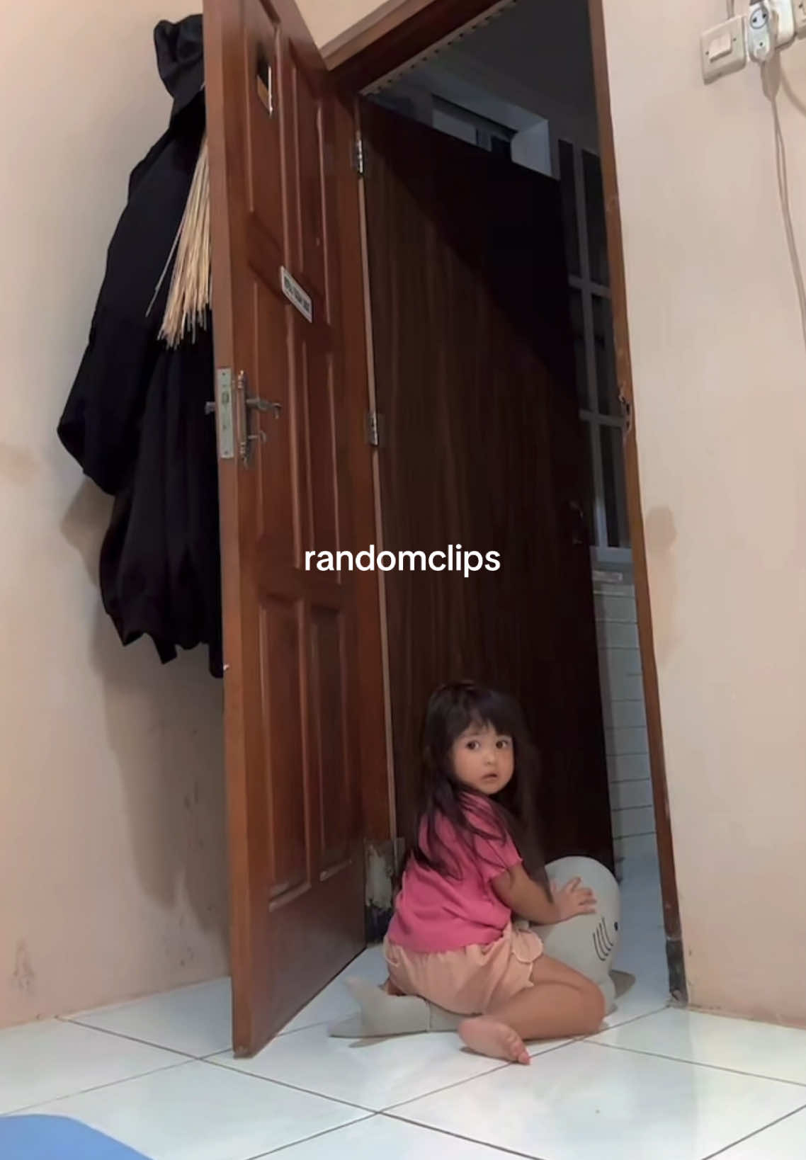@randomclips