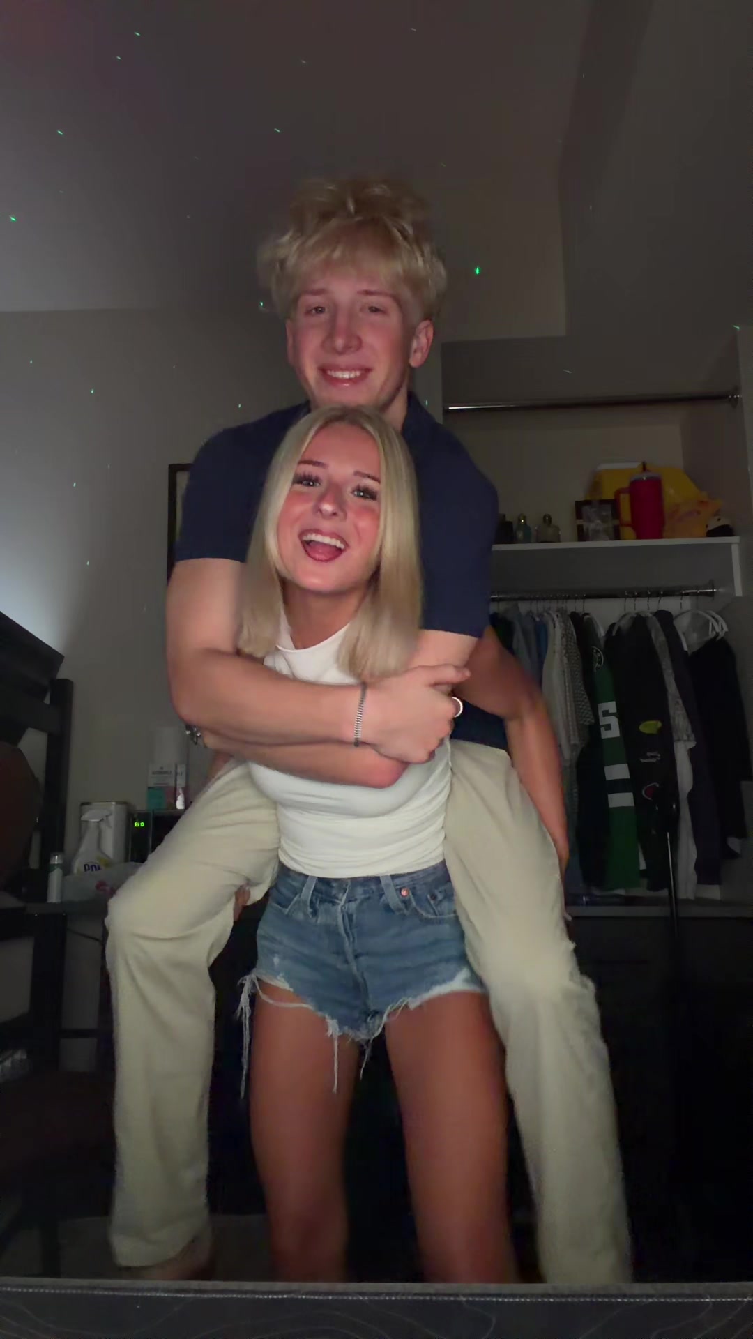 @savconway_