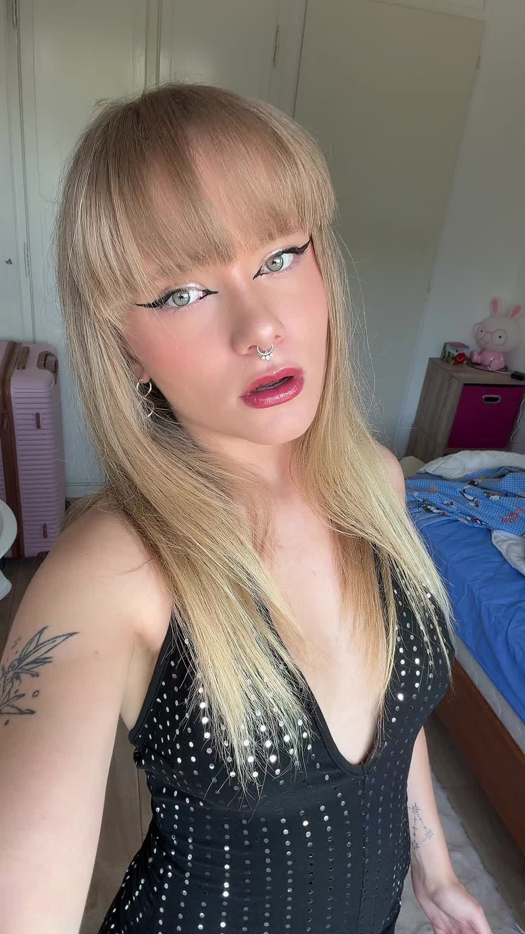 @anaisvionne