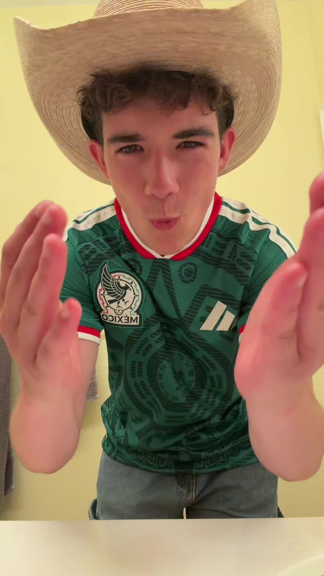@yamsterclams