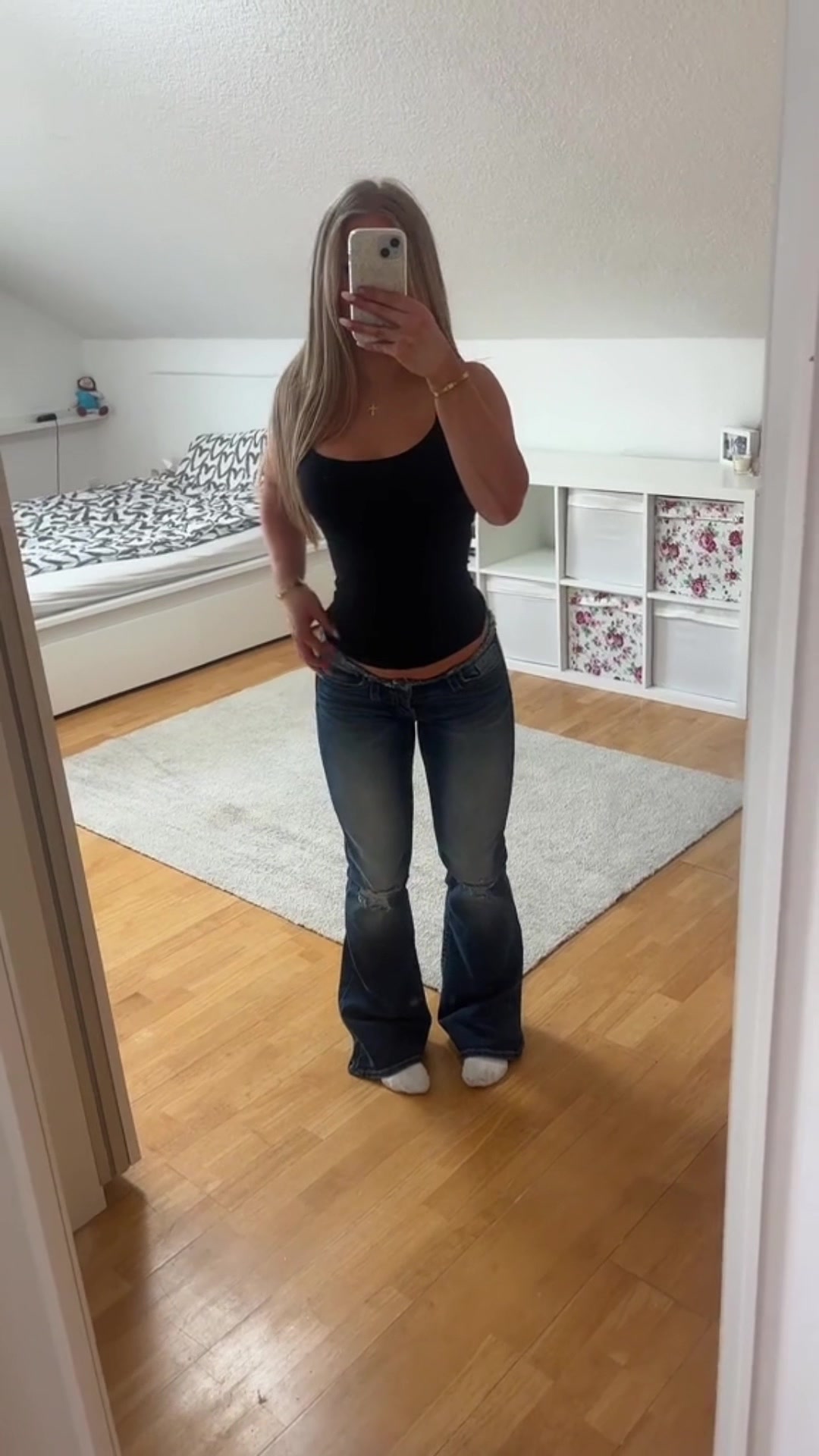 @hannahnik_10 &dagger;