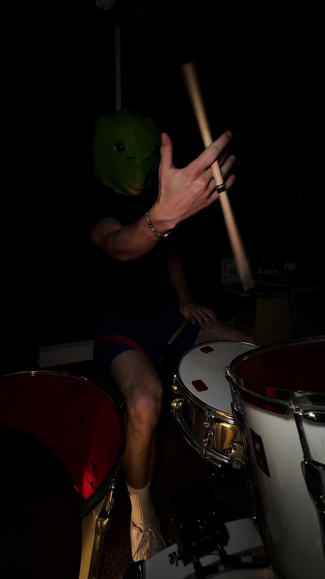 @axel.drum