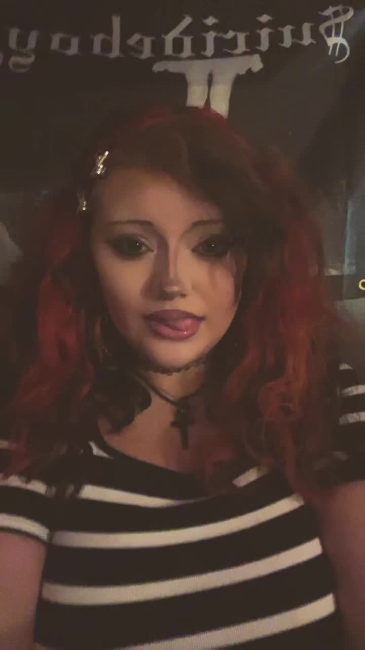 @livingde4dgirl