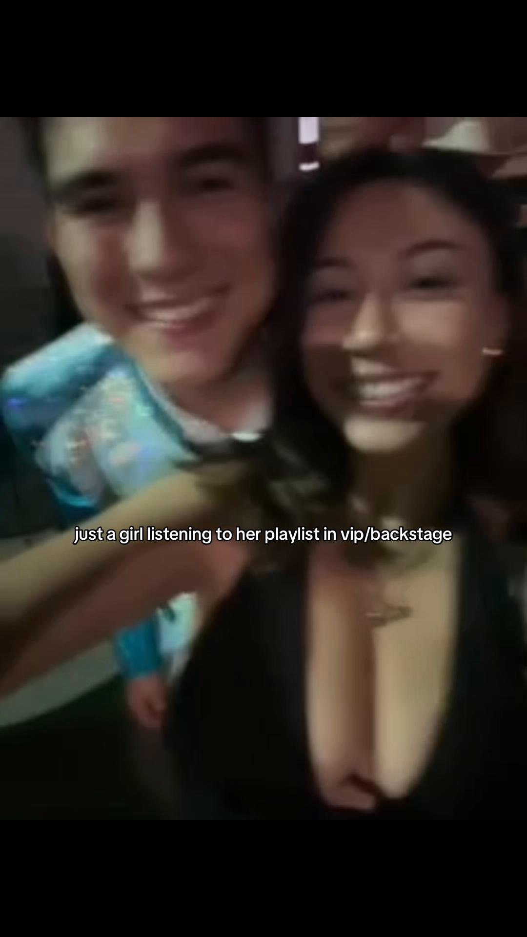 @???