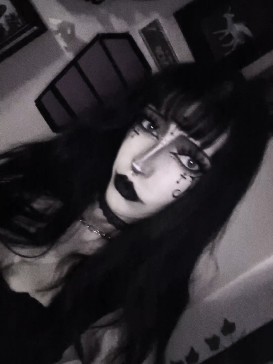 @*✧+*.𝐸𝑚𝑦.*+✧*