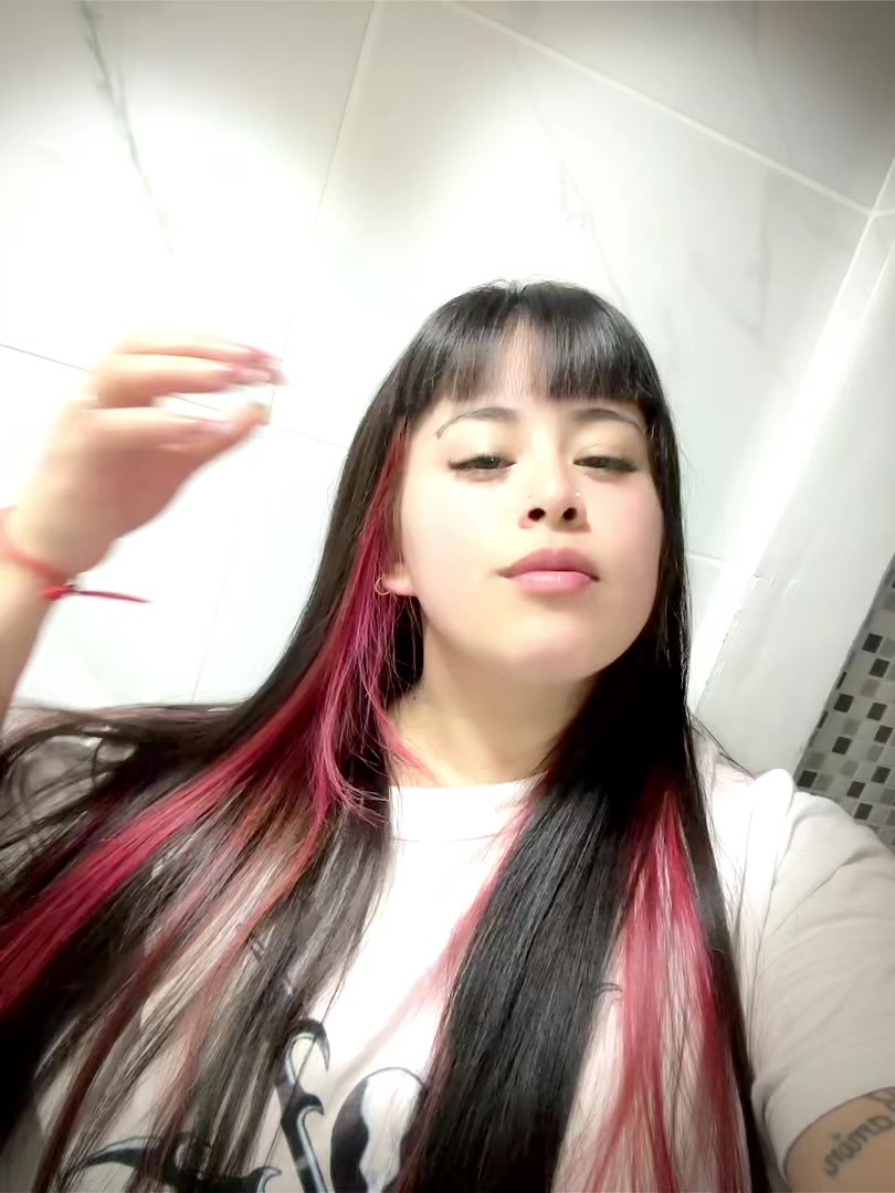 @LauuuB