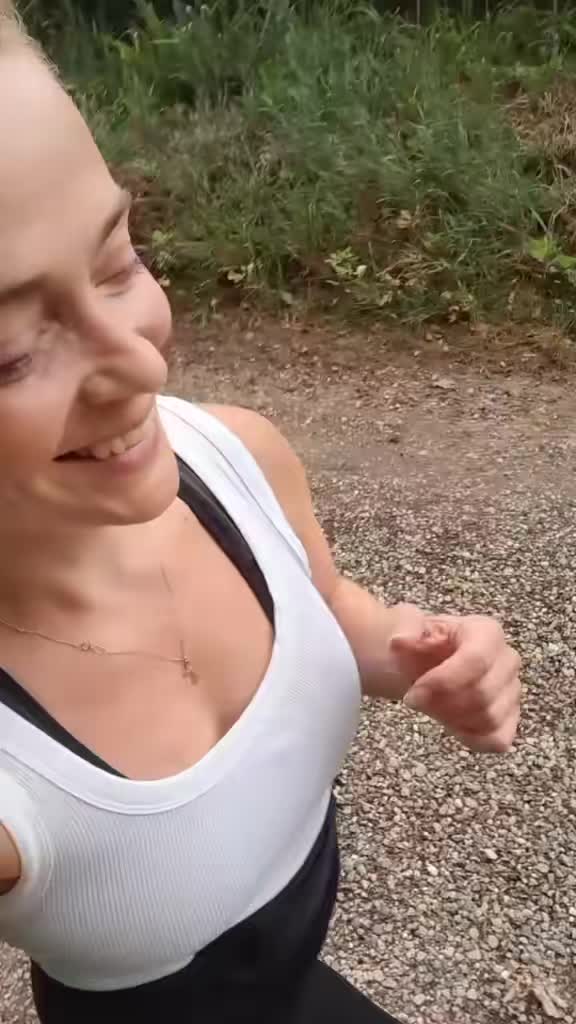 @Elena 🌸