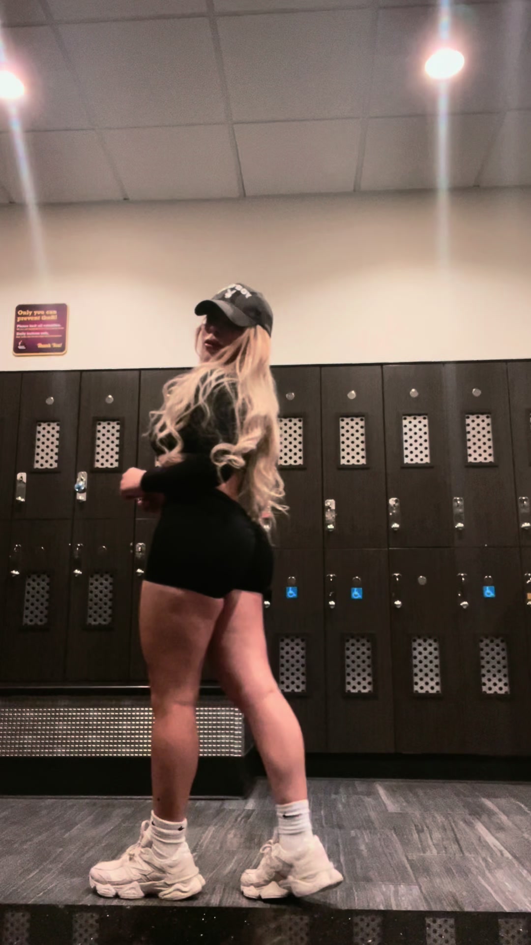 @La__22_