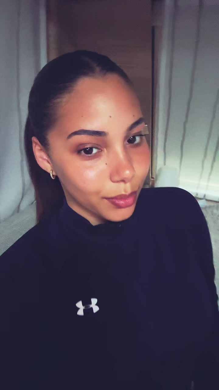 @𝐈𝐒𝐀𝐁𝐄𝐋𝐋𝐄