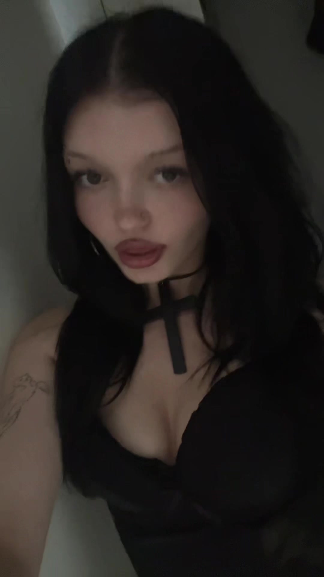 @𝐴𝑑𝑖𝑛𝑎🦇