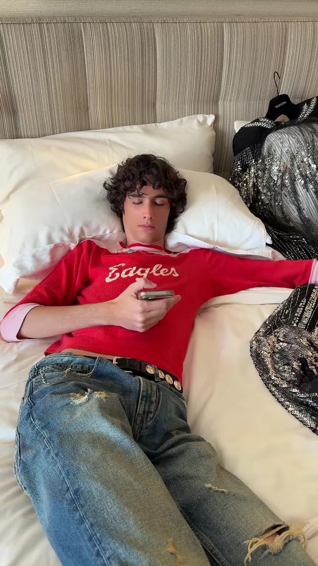 @sombr
