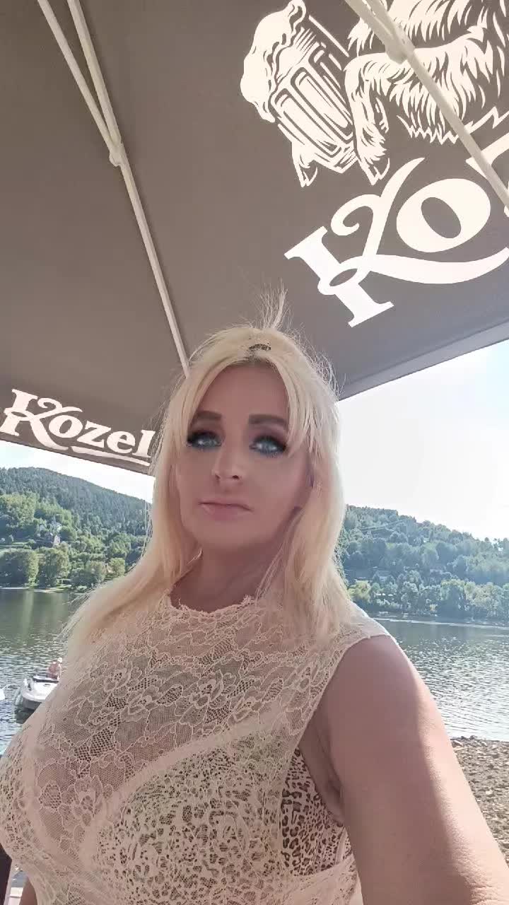 @Laluna