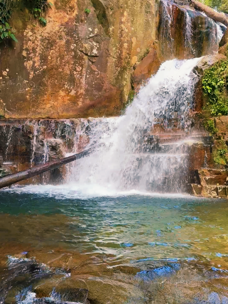 @nomadic.travelers