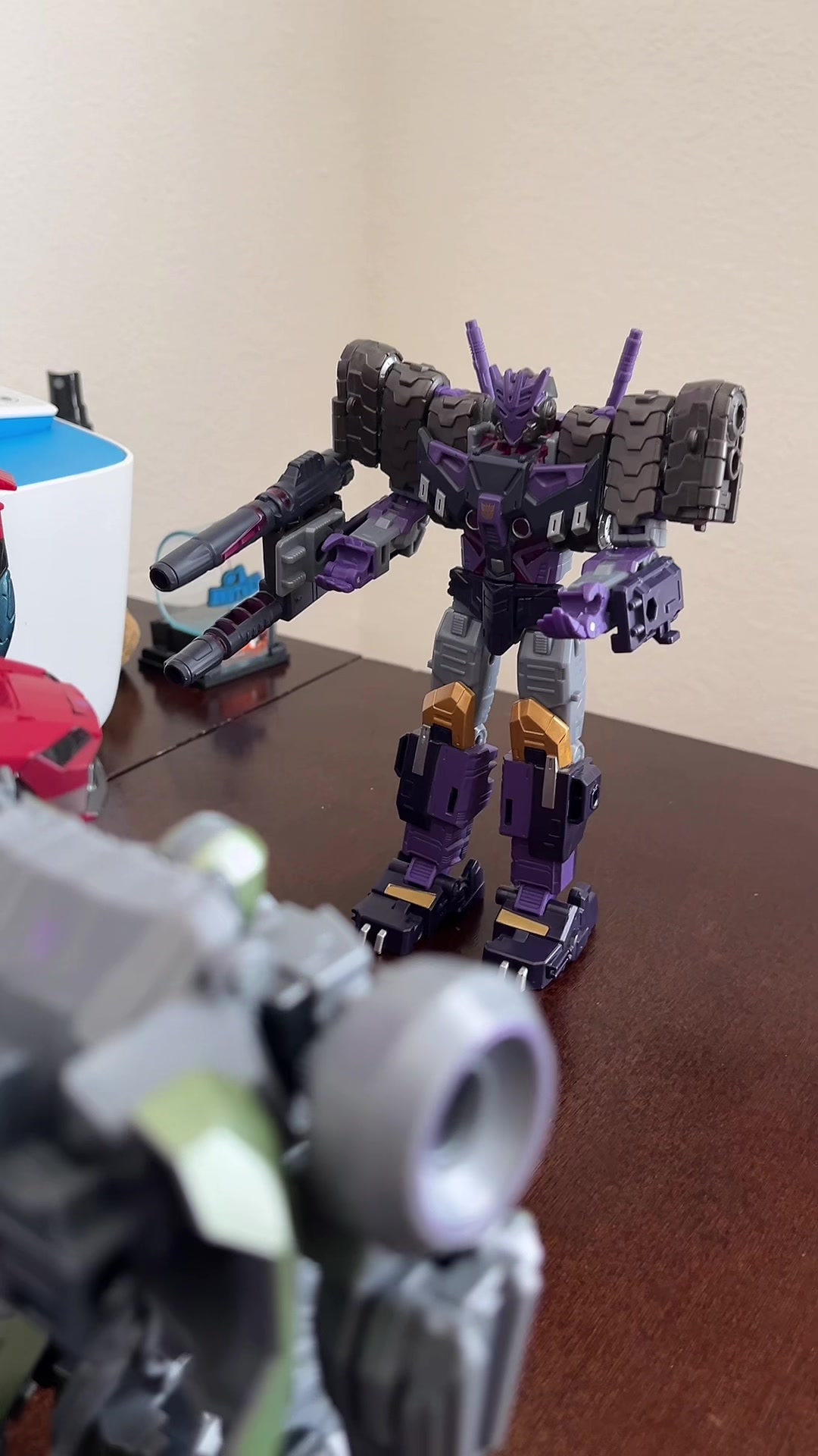 @JustYourAverageTransformersFan